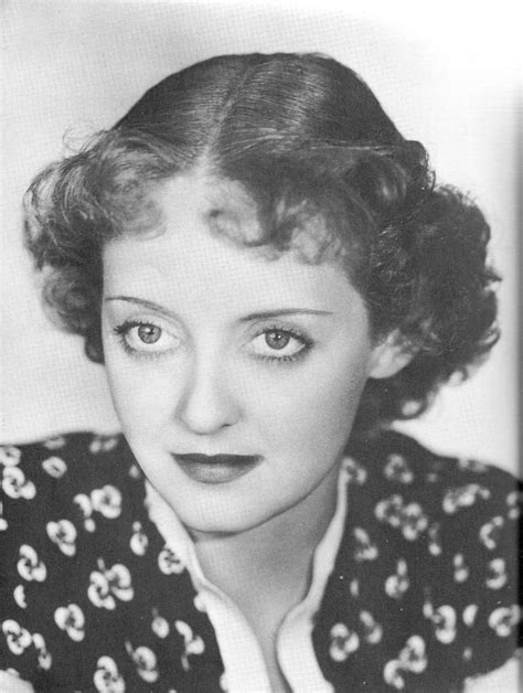 30 Stunning Black and White Portraits of a Very Young Bette Davis。